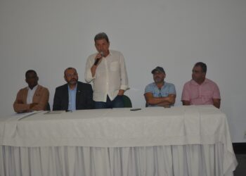Realizado em Teófilo Otoni o evento MINAS LIVRE PARA CRESCER. Parceria da Secretaria de Estado de Desenvolvimento Econômico e a AMUC.